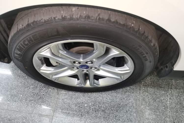 Used Ford Edge 2018 EcoBoost 245 Two-Wheel-Drive Titanium 7-Seater China VI Standard