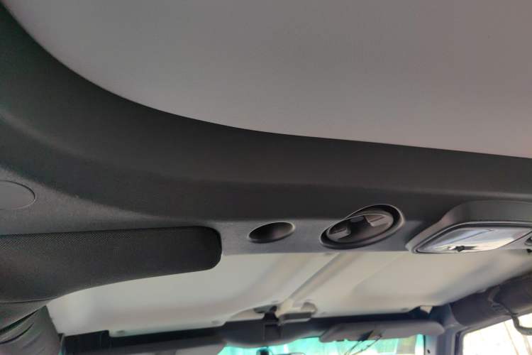 Used BAIC Off-Road BJ40 2016 40L 2.3T Automatic All-Wheel Drive Premium Edition Headliner