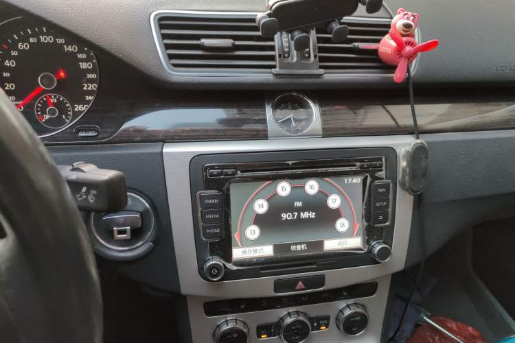 Used Volkswagen Magotan 2012 Facelift 1.8TSI Prestige Model Audio And AC Panel