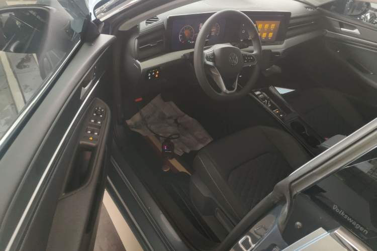 Used Volkswagen Lamando 2022 Lavida L 280TSI DSG Hot Edition Driver Seat