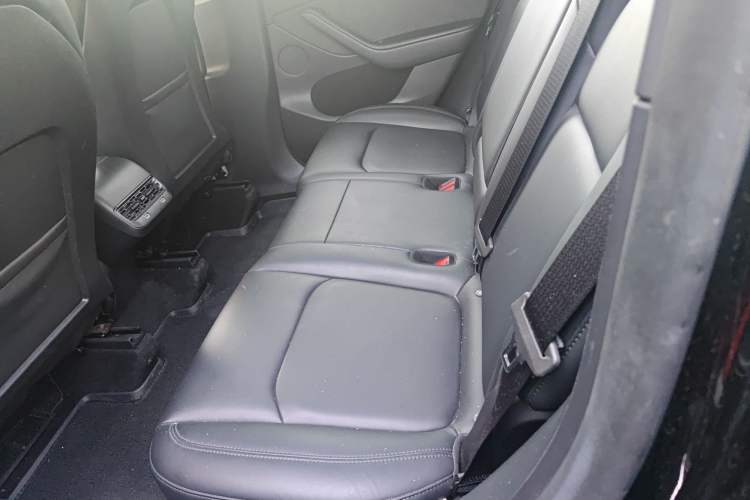 Used Tesla Model Y 2023 Long-Range All-Wheel-Drive Version