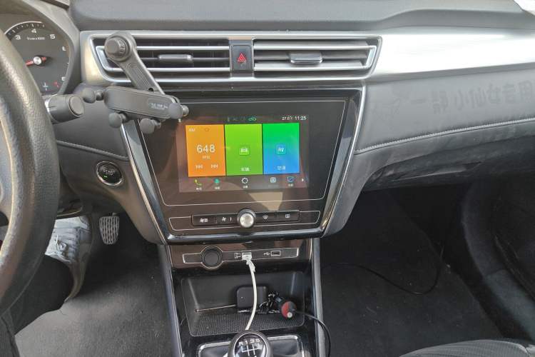 Used Roewe i5 2019 1.5L Manual 4G Connectable Langhao Edition Audio And AC Panel