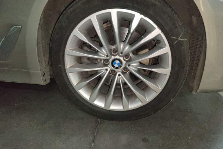 Used BMW 5 Series 2019 525Li Luxury Package
