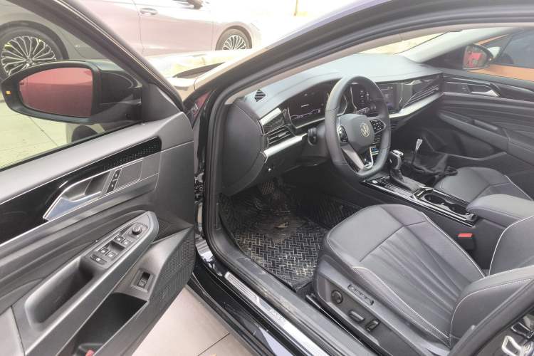 Used Volkswagen Passat 2024 330TSI Elite Edition Driver Seat