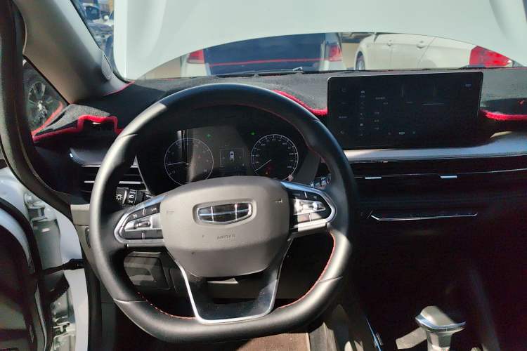 Used Geely Auto Vision X3 2021 PRO 1.5L CVT Deluxe Model Center Console