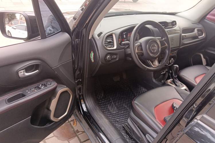 Used Jeep Renegade 2016 1.4T Automatic Kinetic Edition Driver Seat