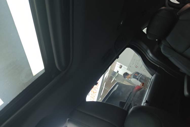 Used Toyota SIENNA 2023 2.5L Hybrid Deluxe Edition
