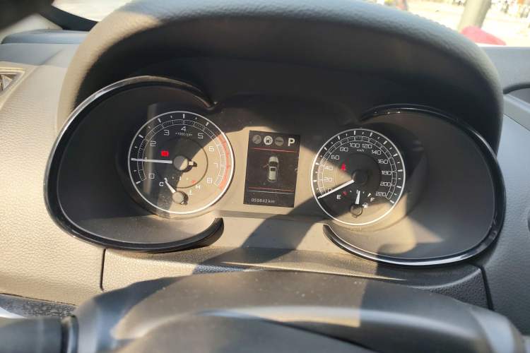 Used Dongfeng Fengdu MX5 2016 2.0L Automatic Flagship Edition
