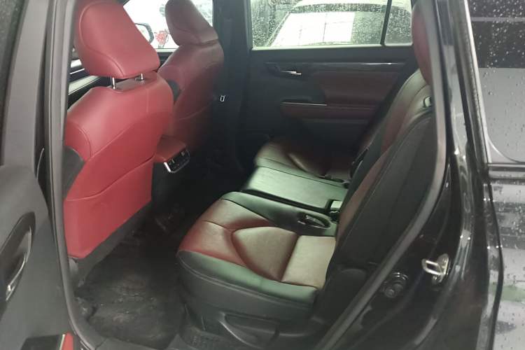 Used Toyota Crown Kluger 2021 2.5L HEV Four-Wheel Drive Flagship Edition Left Rear Seat