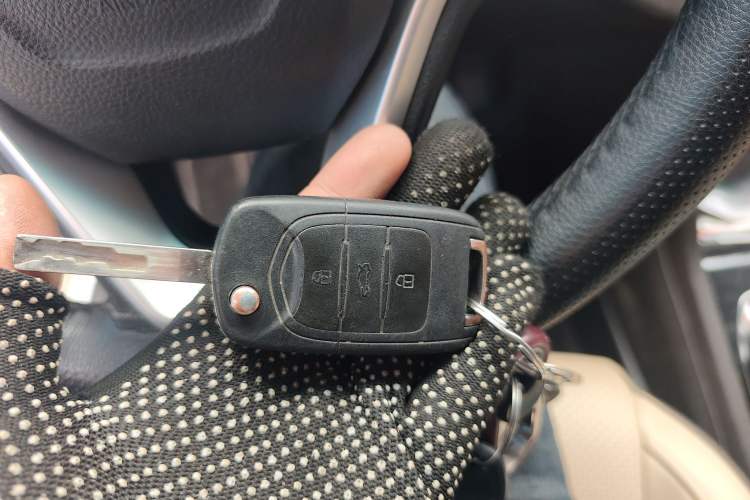 Used Baojun 310W 2017 1.5L Manual Fashion Model China V
