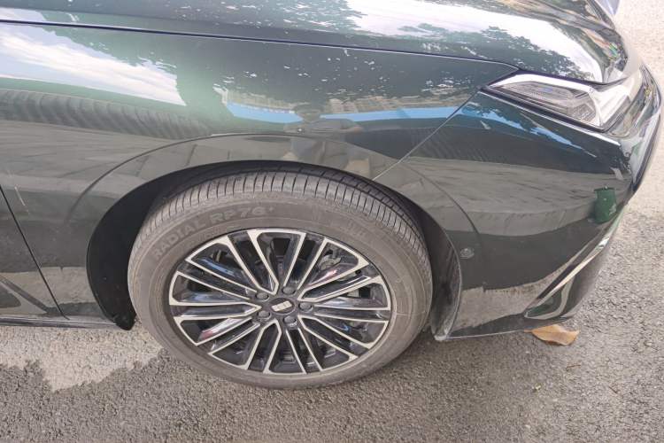 Used Geely Galaxy 8 2025 130km EM-i Deluxe Edition Exterior 1