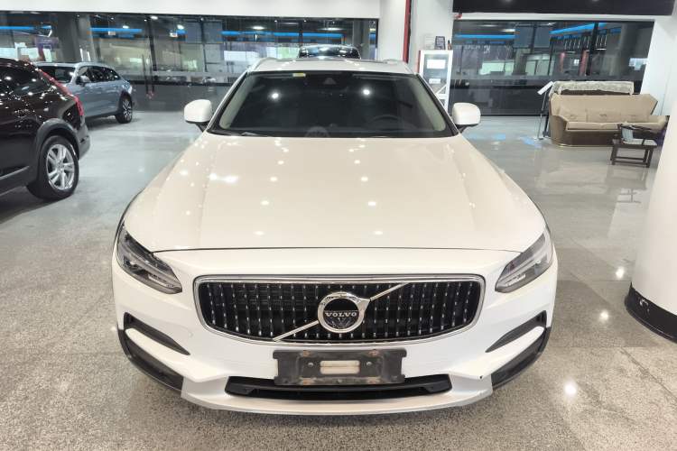 Used Volvo V90 2017 Cross Country T5 AWD Prestige Edition
