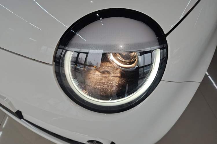 Used CHANGAN NEVO Lumin 2026 Model Treasure Edition 205km Passionate Beige Ningde Left Front Headlight