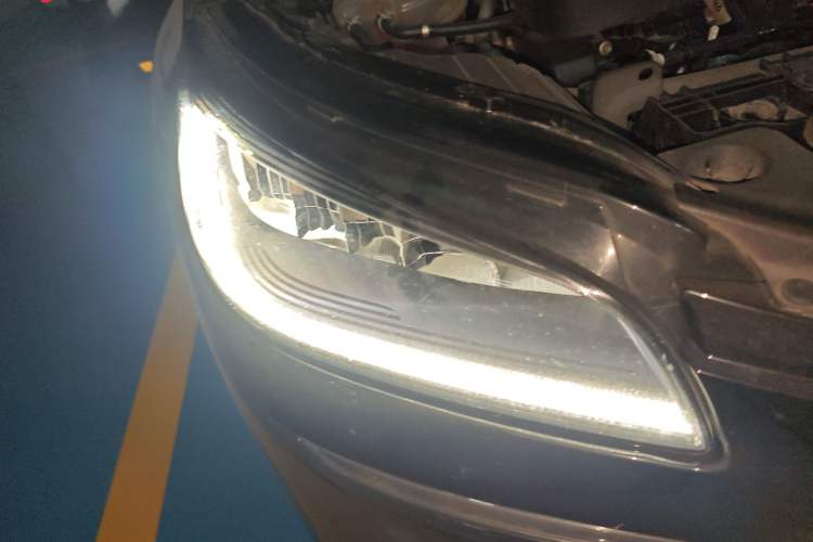 Used Lincoln Corsair 2021 2.0T Two-Wheel Drive Deluxe Edition Right Front Headlight