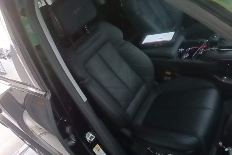 Used Formula Leopard 5 2023 Navigator Edition Right Front Seat