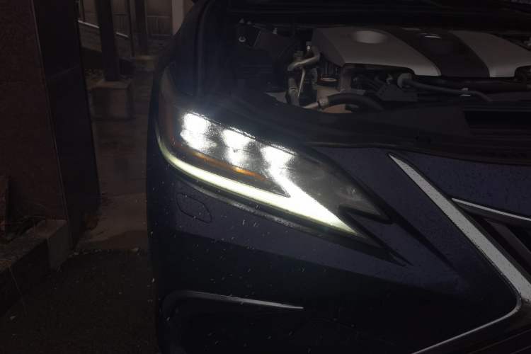 Used Lexus ES 2020 300h Premium Edition