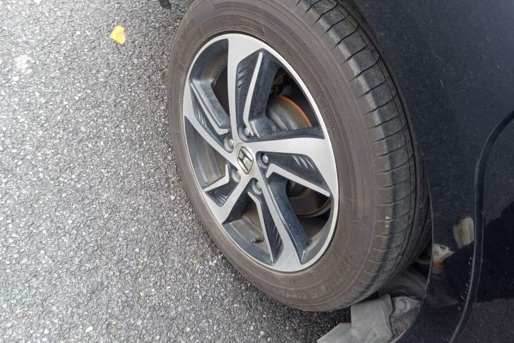 Used Honda Odyssey 2017 2.4L Smart Edition Right Rear Wheel Hub