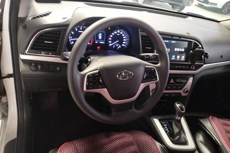 Used Hyundai Elantra (6th Generation / Lingdong) 2016 1.6L Automatic ZhiXuan – Elite Version Steering Wheel