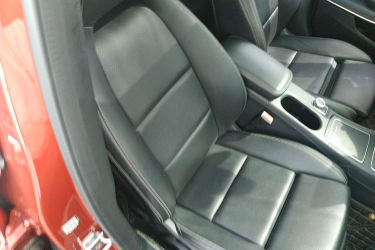 Used Mercedes-Benz GLA 2018 GLA 200 Sport Edition Right Front Seat