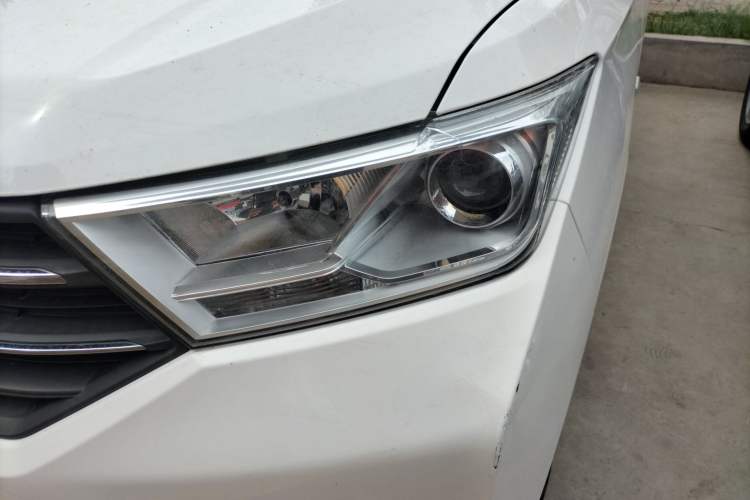 Used Wuling Hongguang 2019 1.5L S Comfort Edition China VI LAR Left Front Headlight