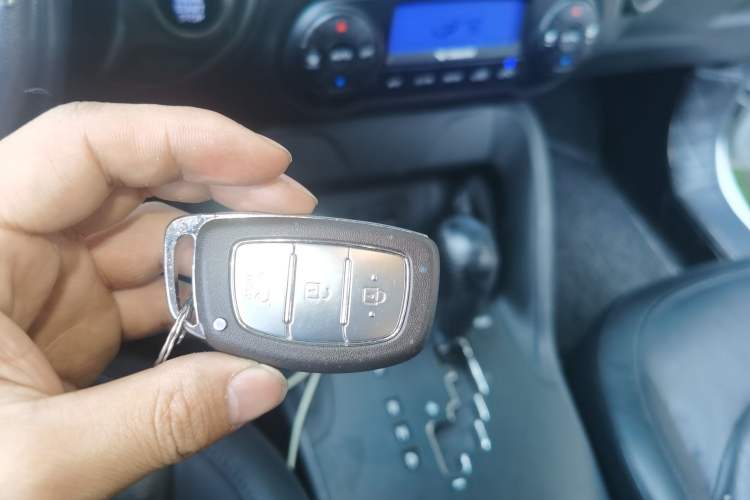 Used Hyundai ix35 2015 2.0L Automatic 2WD Smart Type China IV