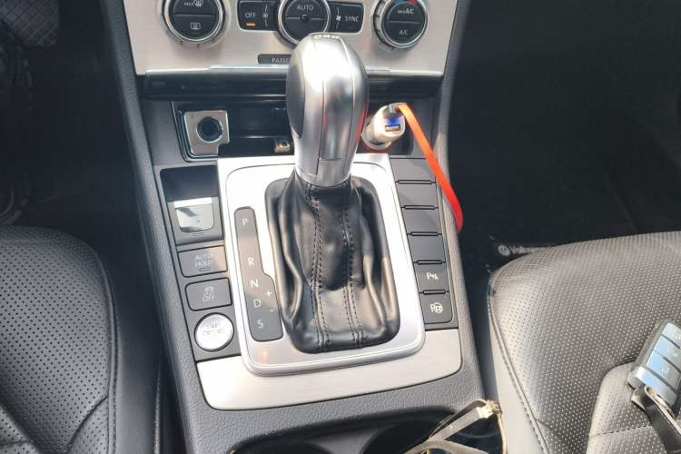 Used Volkswagen Magotan 2012 Travel Edition 2.0 TSI Luxury Version Gear Lever