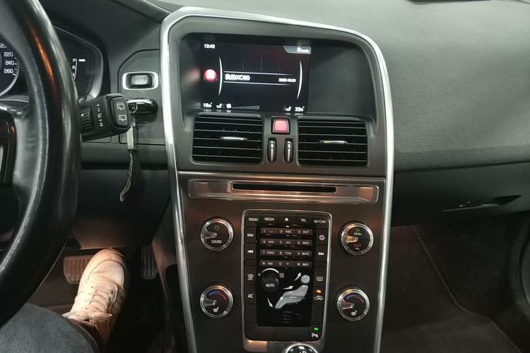 Used Volvo XC60 2014 T5 Zhiyi Edition
