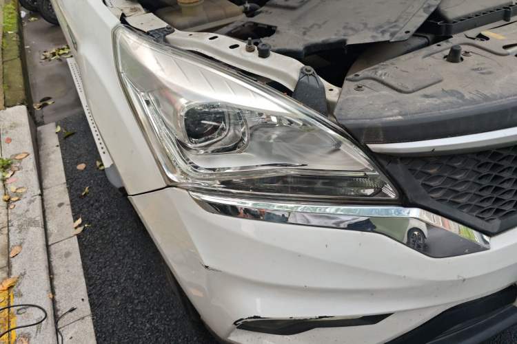 Used HYOSOW H3 2017 1.5L Manual Comfort Sunroof Version Right Front Headlight