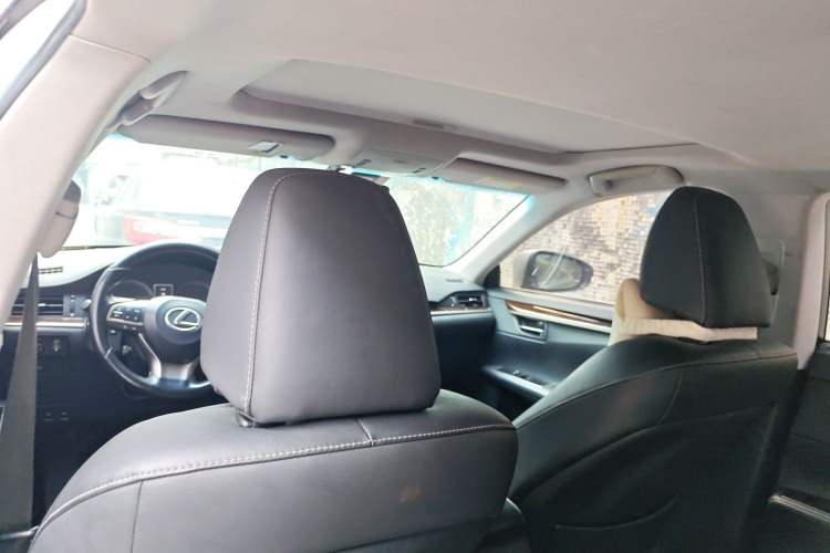 Used Lexus ES 2015 250 Elegant Edition Headliner