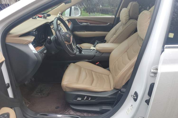 Used Cadillac XT5 2018 28E 4x4 Platinum Edition