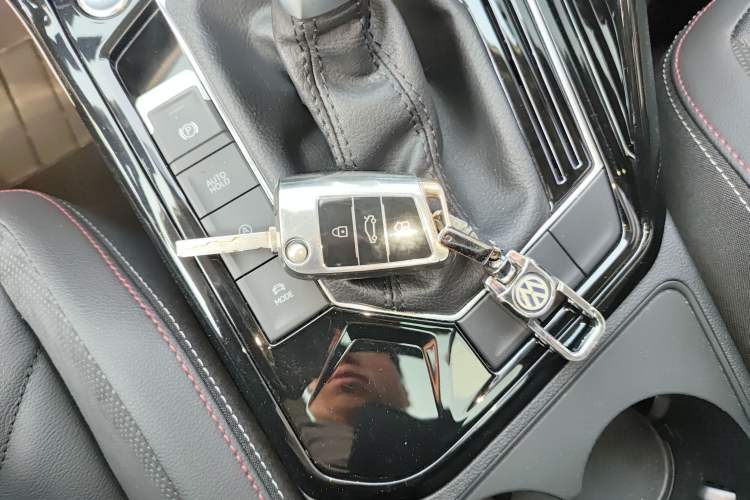 Used Volkswagen Tayron 2020 330TSI Two-Wheel Drive Luxury Smart Connectivity Version Vehicle Key