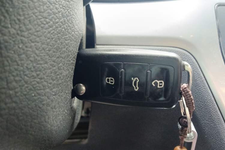 Used Volkswagen Gran Lavida 2015 1.6L Automatic Fashion Edition Vehicle Key