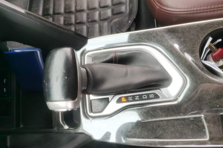 Used GAC Trumpchi GS4 2015 200T G-DCT Elite Edition Gear Lever