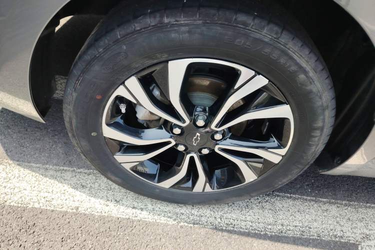 Used Chevrolet Monza 2019 RS 330T Automatic Comfort Edition China VI Standard