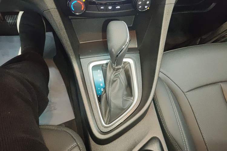 Used Buick GT 2021 Revised Version Flagship 1.5L Automatic Elite Edition Gear Lever