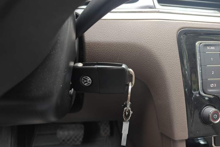 Used Volkswagen Bora 2014 1.6L Automatic Comfort Model Vehicle Key