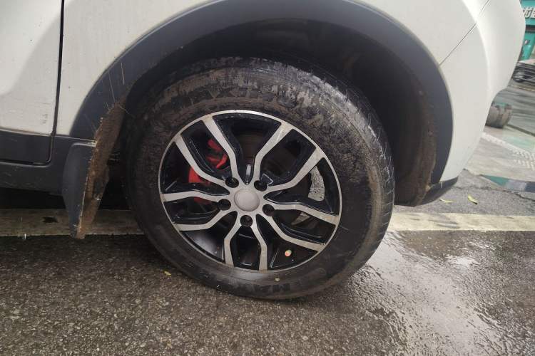 Used Lifan Auto Myway 2016 1.5L Manual Elite Version Right Front Wheel Hub