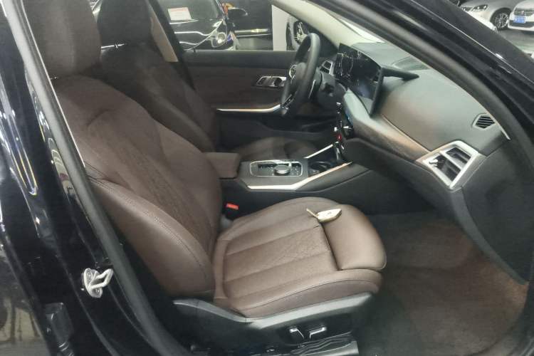 Used BMW 3 Series 2025 325Li M Sport Package Right Front Seat