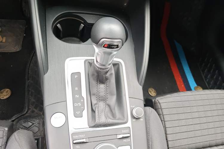 Used Audi A3 2020 Limousine 35 TFSI Sporty Version China VI Gear Lever