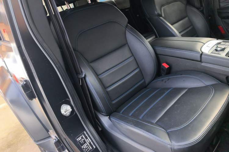 Used BAIC Off-Road BJ40 2021 2.0D Automatic Four-Wheel Drive Blade Hero Edition Adventurer Model (with Front and Rear Electronic Locks) Right Front Seat