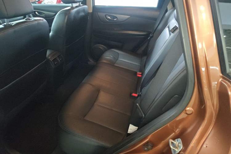 Used Nissan X-Trail 2015 2.0L CVT Comfort MAX Edition 2WD Left Rear Seat