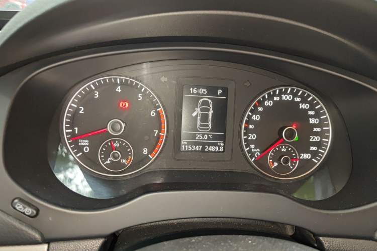 Used Volkswagen Sagitar 2012 1.4TSI Automatic Luxury Edition
