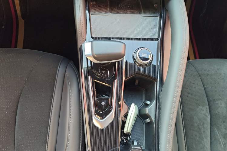 Used Geely Auto Monjaro L 2024 2.0TD High-Power Automatic Two-Wheel Drive Skyline Edition