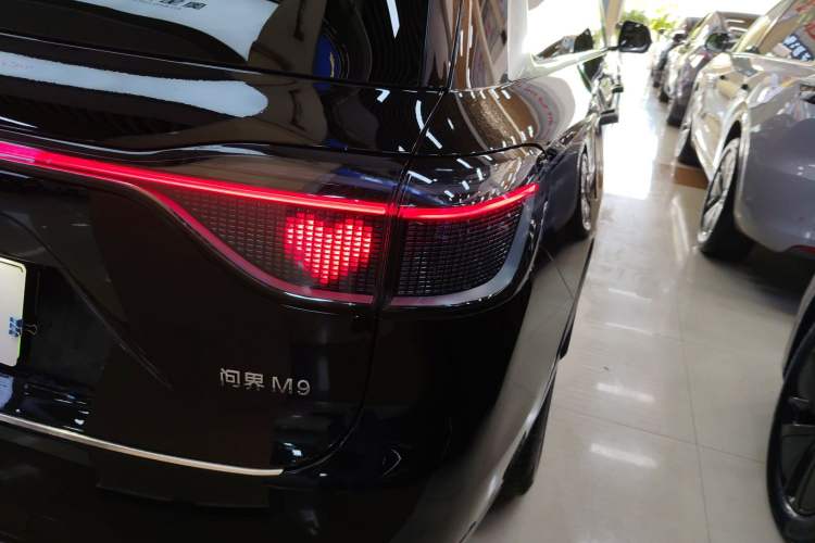 Used Hima AITO M9 2024 Range-Extended Ultra Version 42 kWh 6-Seater Model Right Rear Taillight