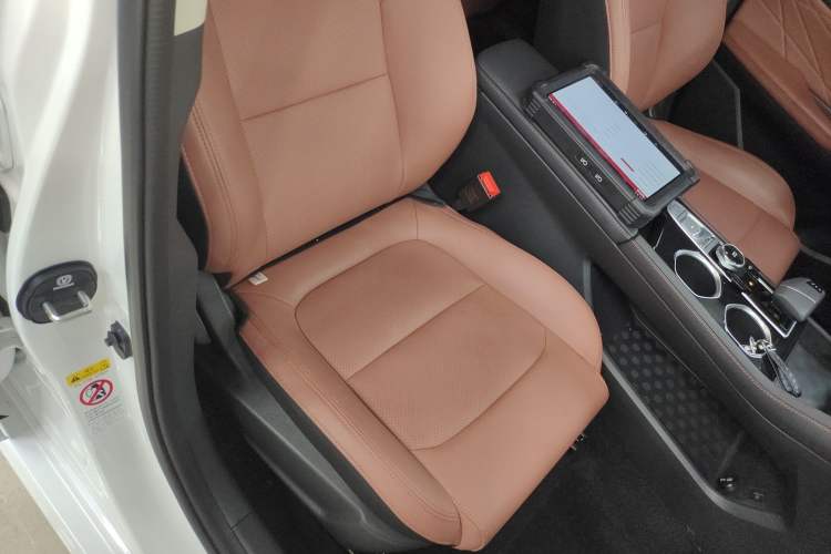 Used CHANGAN Eado 2025 PLUS 1.4T Dual-Clutch High-Energy Version Right Front Seat