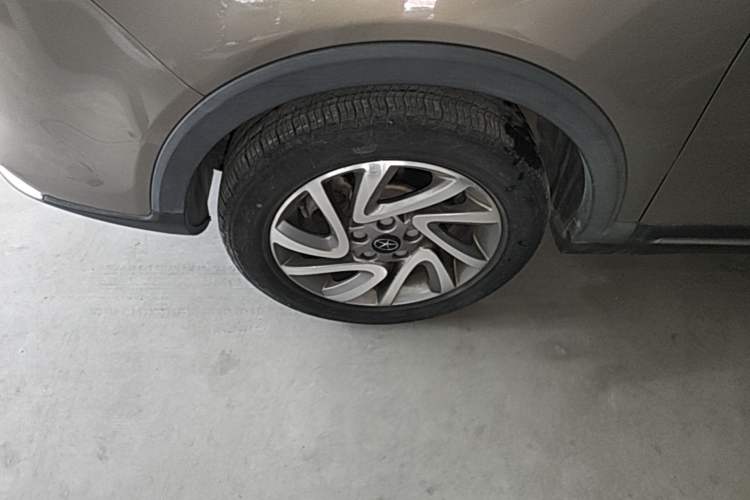 Used JAC Group Refine S3 2016 1.5L CVT Luxury Smart Version Left Front Wheel Hub