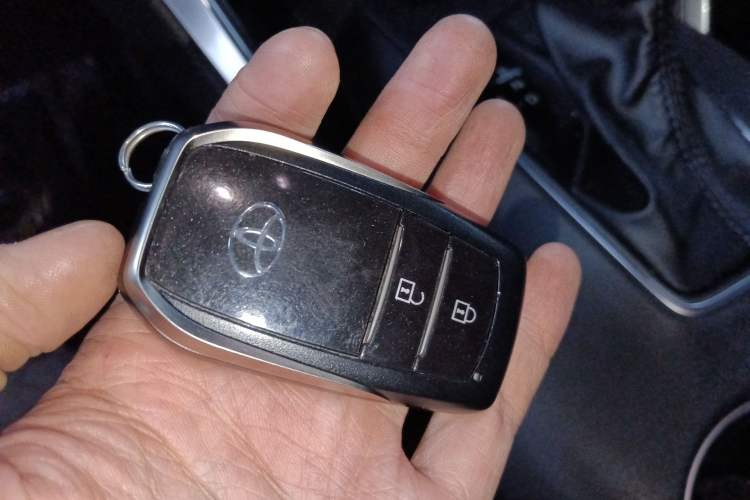 Used Toyota Venza 2023 2.0L CVT Two-Wheel Drive Luxury Edition
