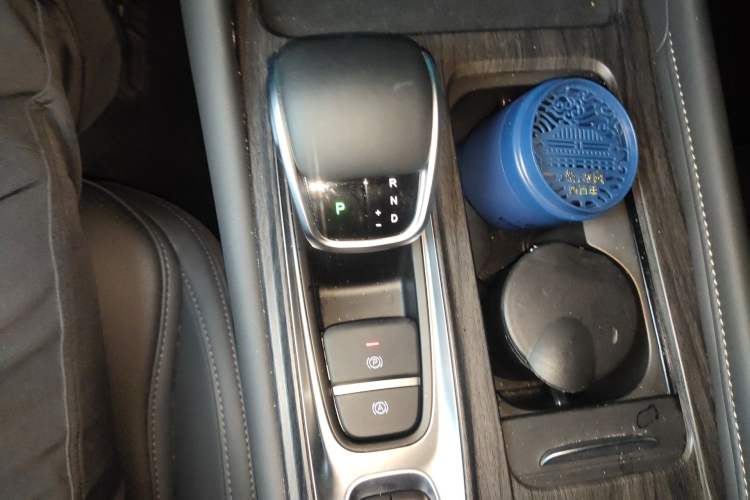 Used Chery Arrizo 8 PRO 2025 Model Pro 2.0T Luxury Version Gear Lever