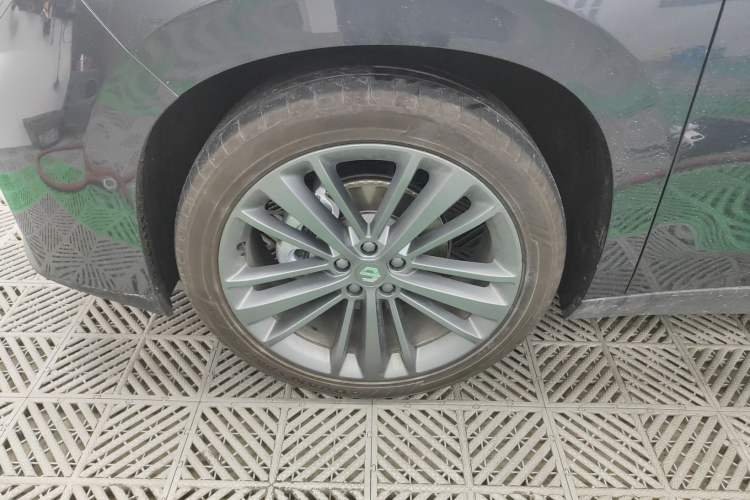 Used Leapmotor C16 2024 Range-Extended 200 Luxury Edition Left Front Wheel Hub