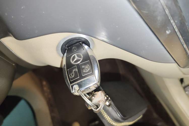 Used Mercedes-Benz M-Class 2014 ML 320 4MATIC Vehicle Key